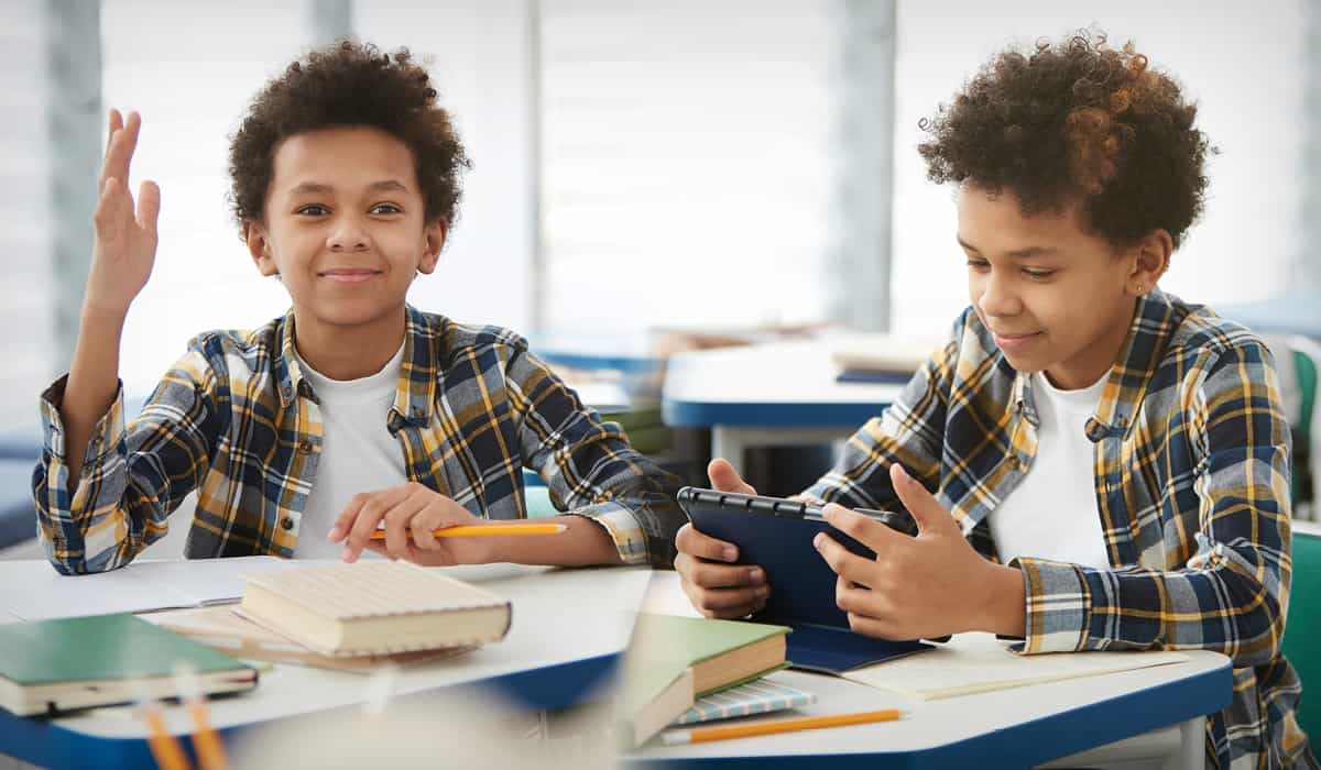 Research: Moderate Levels of Tech Offer the Best Support for Education Goals 