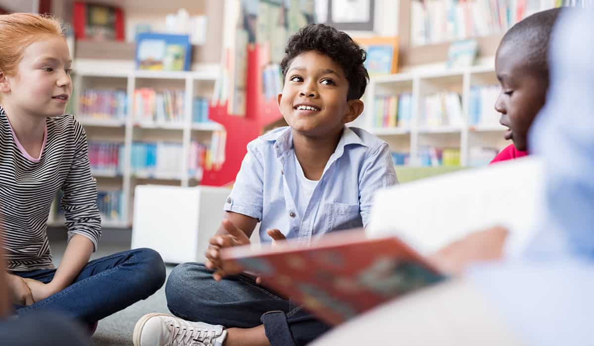 Improving Early-Age Literacy through Science and Shared Book Reading